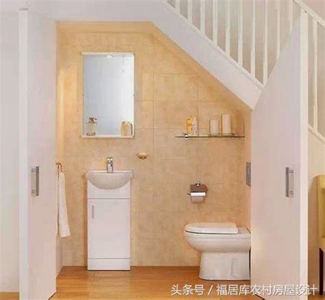 廁所對樓梯